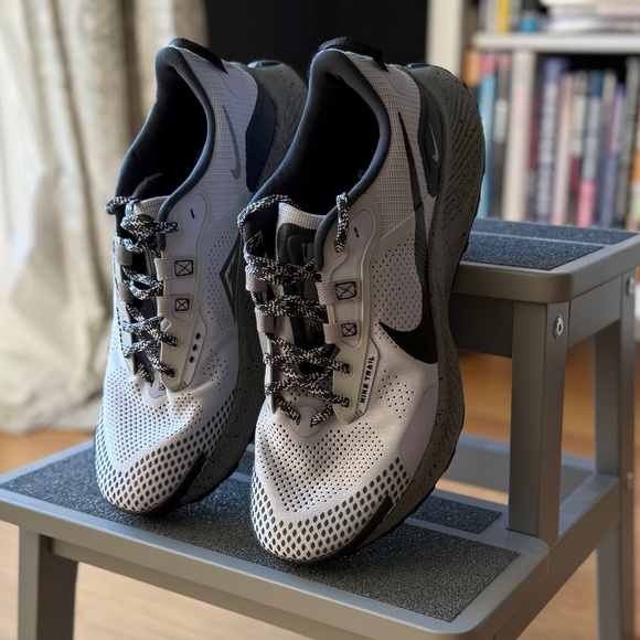 NWOT | Nike | 10.5 M | Pegasus Trail 3 - Picture 2 of 8